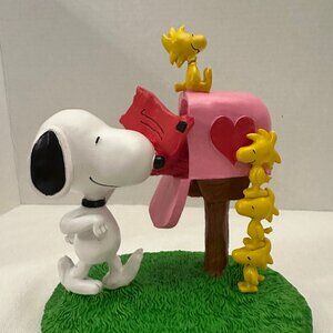 Snoopy & Woodstock's Mailbox Valentine's Day Figurine NEW w/Love Letter